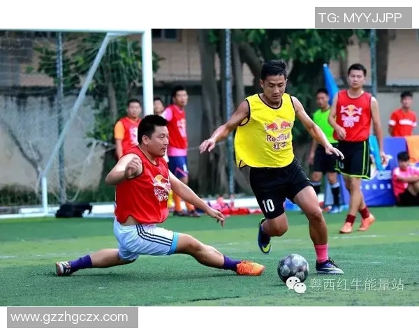 重庆西安足球队耐力对决赛后分析与总结