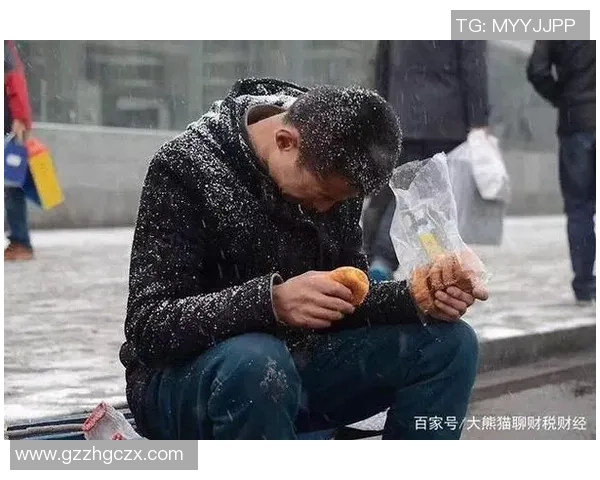 从贫困到荣耀生活艰难的足球明星们的奋斗故事