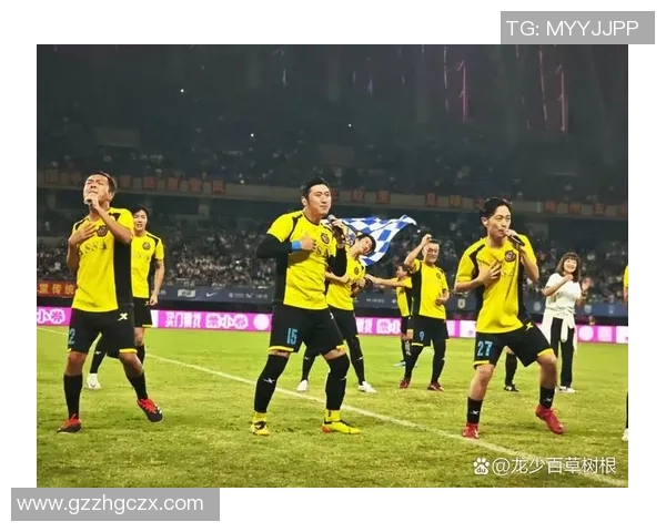 在香港街头邂逅足球巨星的难忘瞬间与明星名单揭秘 在香港街头邂逅足球巨星的难忘瞬间与明星名单揭秘